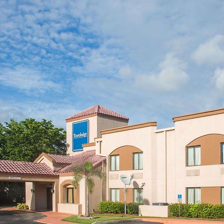 Travelodge By Wyndham Fort Myers Airport Dış mekan fotoğraf