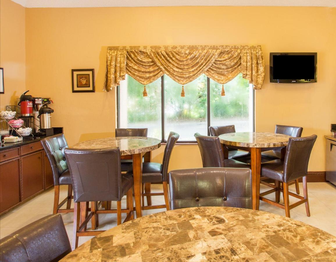 Travelodge By Wyndham Fort Myers Airport Dış mekan fotoğraf