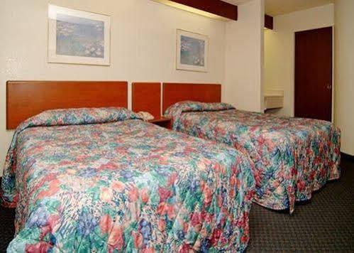 Travelodge By Wyndham Fort Myers Airport Dış mekan fotoğraf