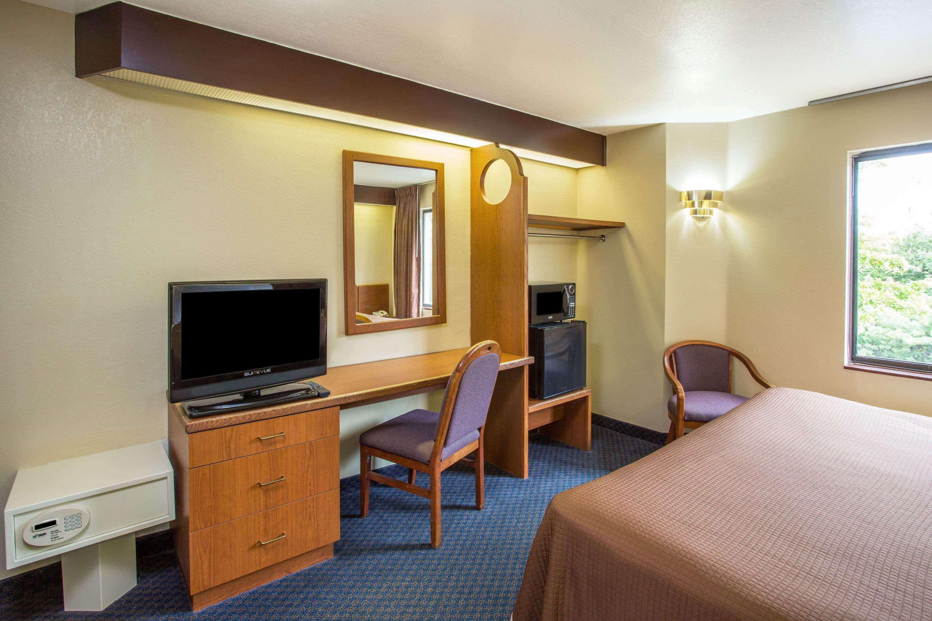 Travelodge By Wyndham Fort Myers Airport Dış mekan fotoğraf