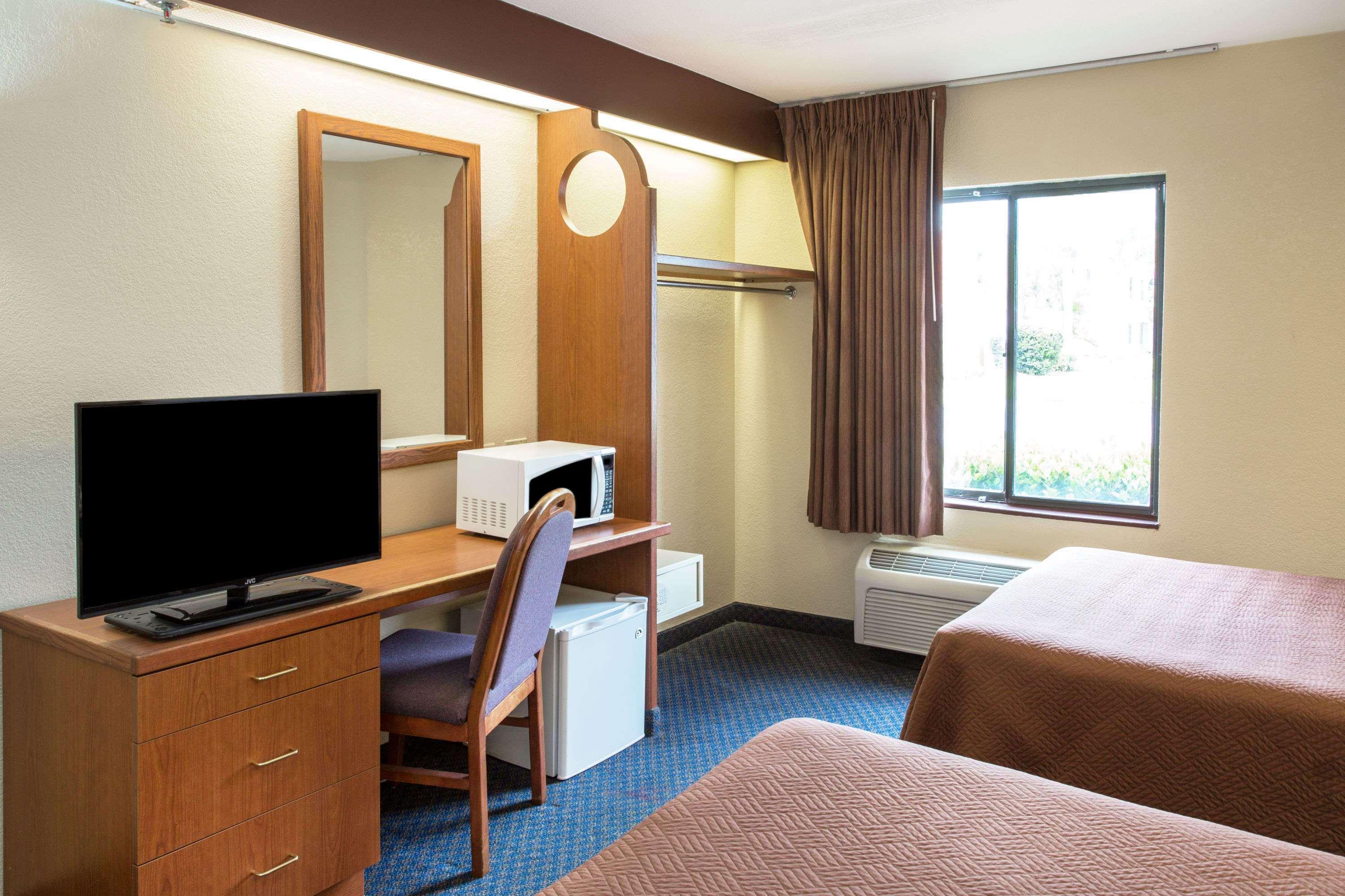 Travelodge By Wyndham Fort Myers Airport Dış mekan fotoğraf